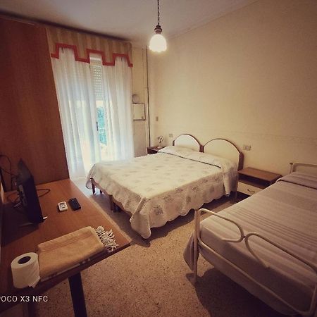 Hotel Delhy Viareggio Dış mekan fotoğraf