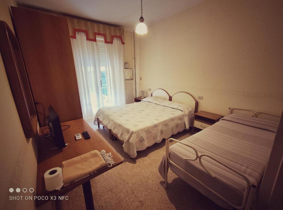 Hotel Delhy Viareggio Dış mekan fotoğraf