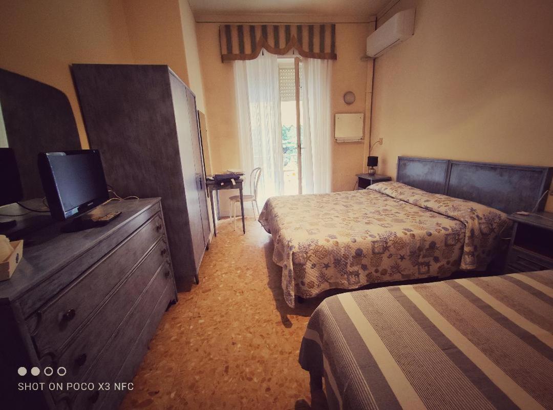 Hotel Delhy Viareggio Dış mekan fotoğraf